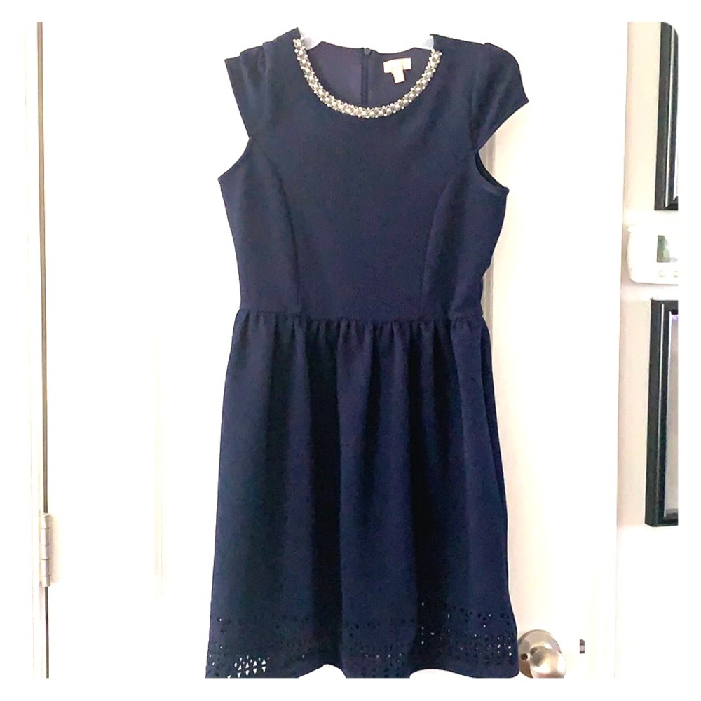 Tween dress with jewel neckline and cap sleeves